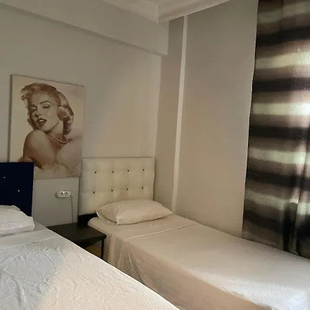 With Garden 9 Km From The Airport Appartamento *