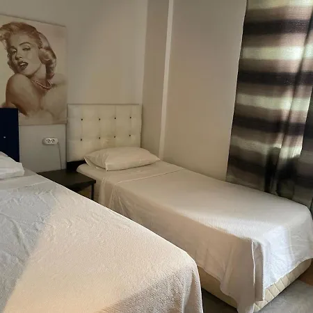 Apartment With Garden 9 Km From The Airport *
